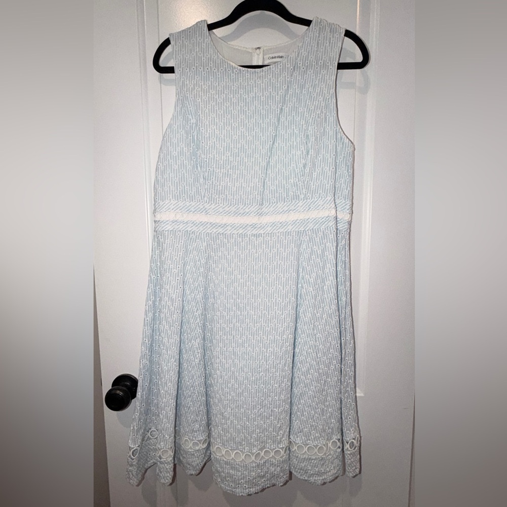 Elegant Calvin Klein Seersucker Sleeveless Blue and white Dress